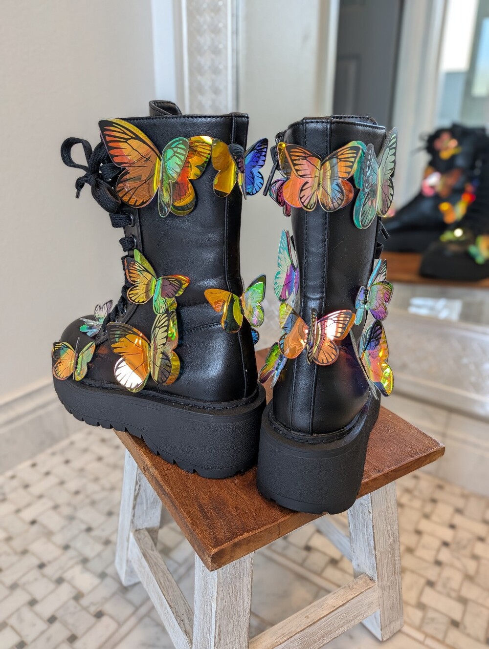 NWOT Women's 7 Club Exx Endless Dreaming Butterfly Boots - Picture 9 of 16